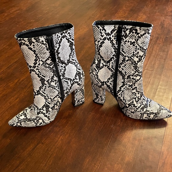 Faux Snake Skin Booties - Picture 1 of 4